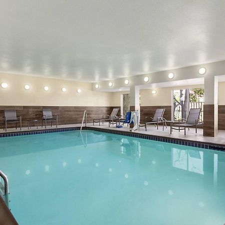 Fairfield Inn By Marriott Tracy Bagian luar foto