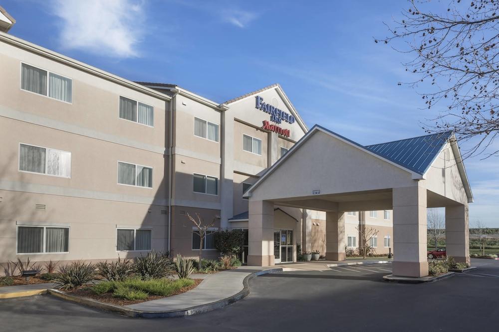 Fairfield Inn By Marriott Tracy Bagian luar foto