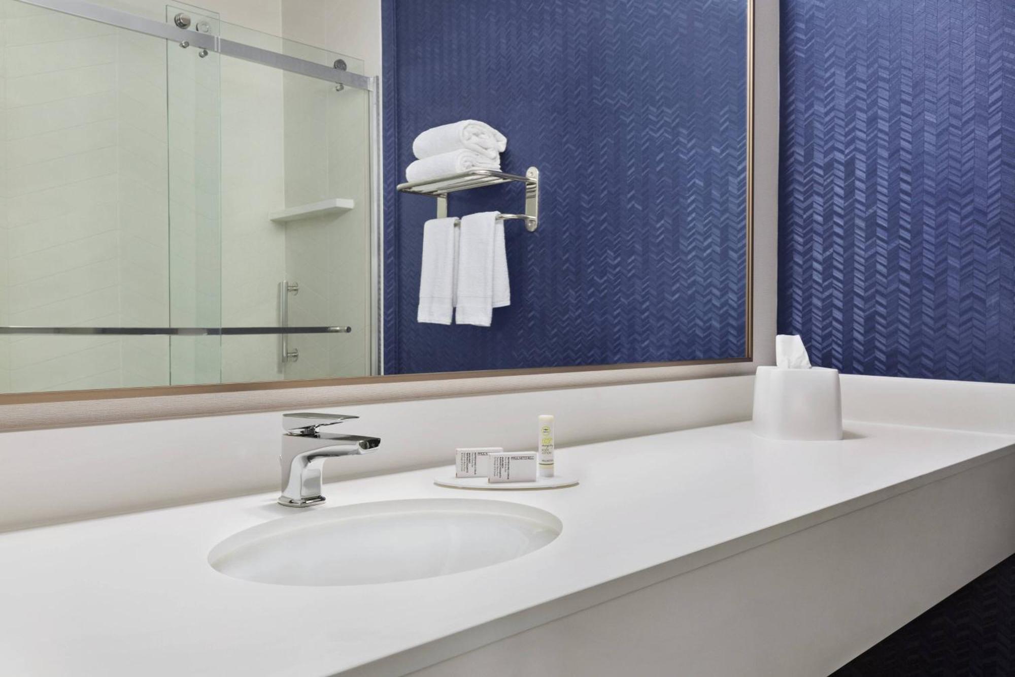 Fairfield Inn By Marriott Tracy Bagian luar foto
