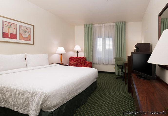 Fairfield Inn By Marriott Tracy Bagian luar foto