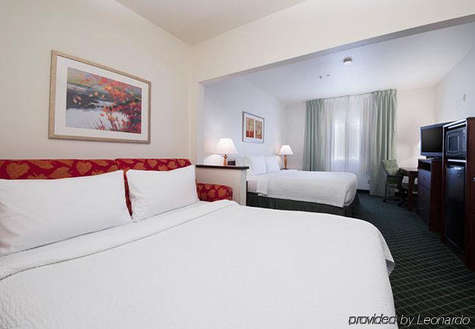 Fairfield Inn By Marriott Tracy Bagian luar foto
