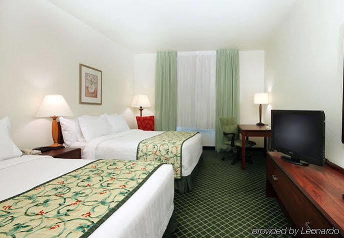 Fairfield Inn By Marriott Tracy Bagian luar foto
