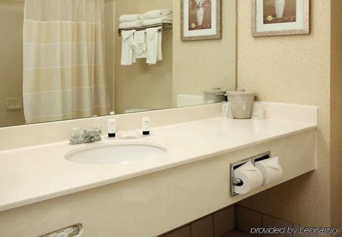 Fairfield Inn By Marriott Tracy Bagian luar foto