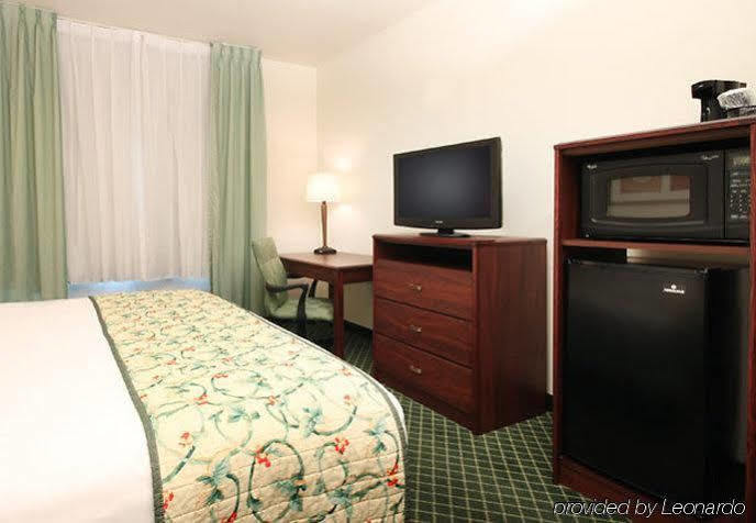 Fairfield Inn By Marriott Tracy Bagian luar foto