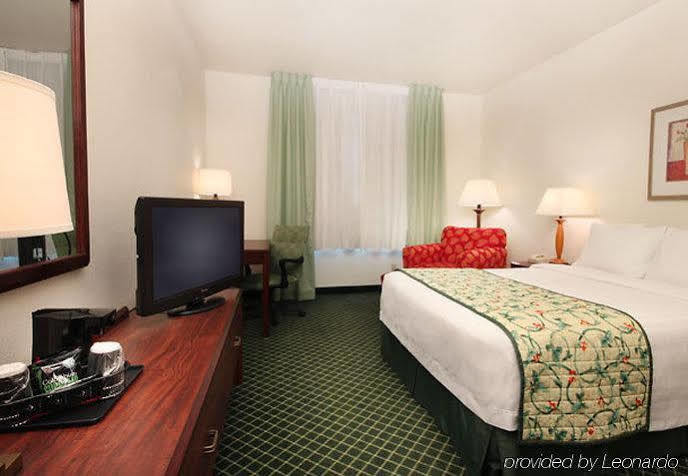 Fairfield Inn By Marriott Tracy Bagian luar foto