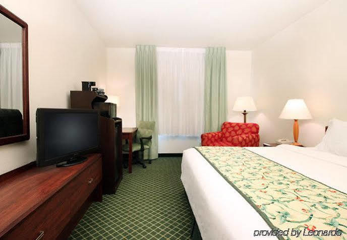Fairfield Inn By Marriott Tracy Bagian luar foto
